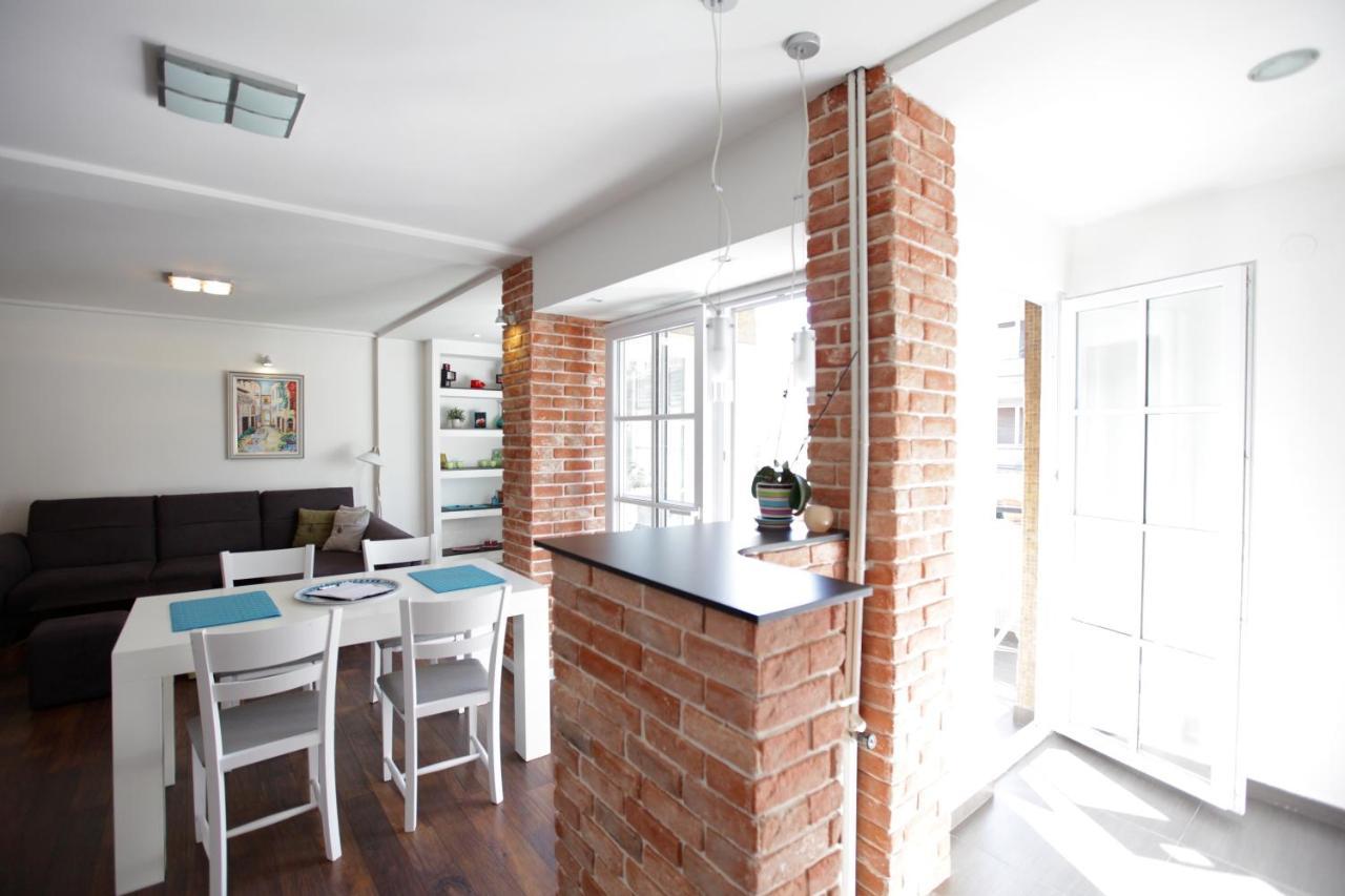 Brick Apartment On Macedonia Pedestrian Street Skopje Exteriör bild
