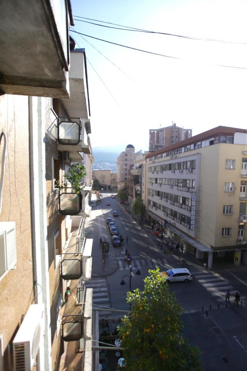Brick Apartment On Macedonia Pedestrian Street Skopje Exteriör bild